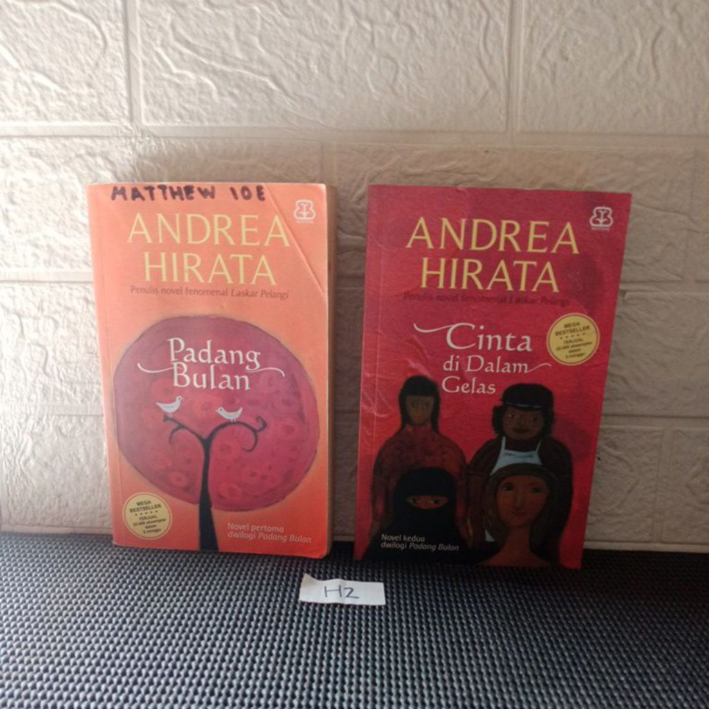 PADANG BULAN & CINTA DI DALAM GELAS