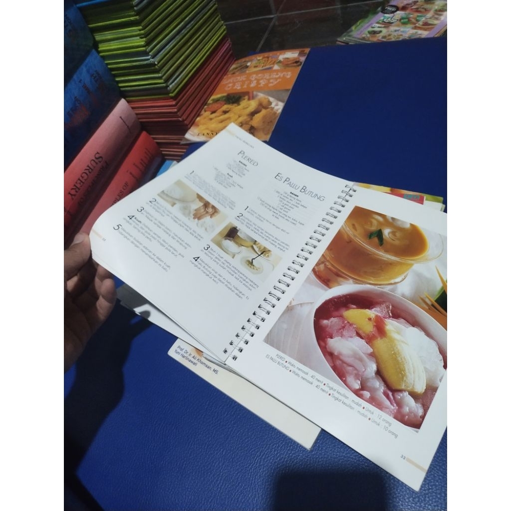BUKU SERI MASAKAN FEMINA KUE TRADISIONAL NUSANTARA