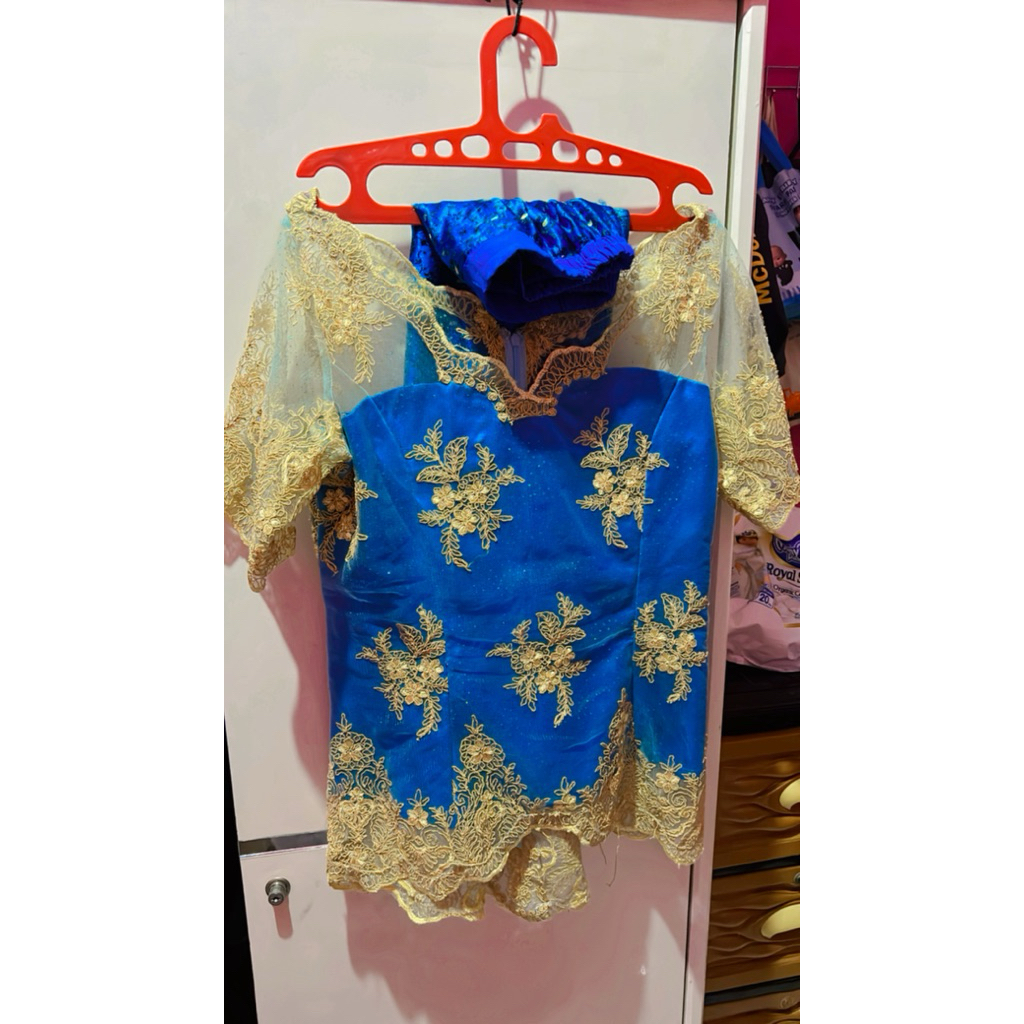 Kebaya + Rok pendek