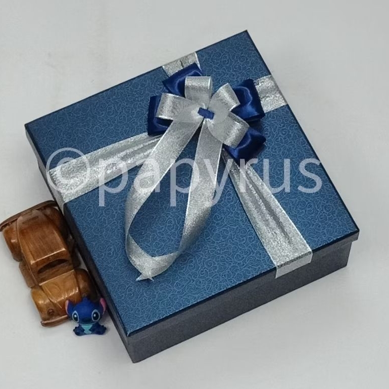 

PAPYRUS 25x25 Tinggi 10cm Kotak Kado Gift Box V2