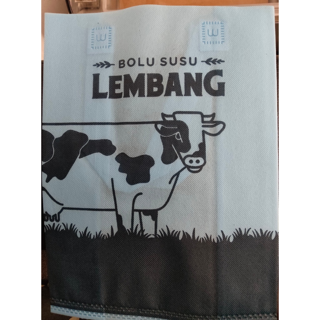 

Tote bag official , Plastik Bolu Susu Lembang, Packing dus, Bubble wrap, Pita, lilin, Kartu ucapan,, Cake topper Happy birthday. (hiasan bolu Random)