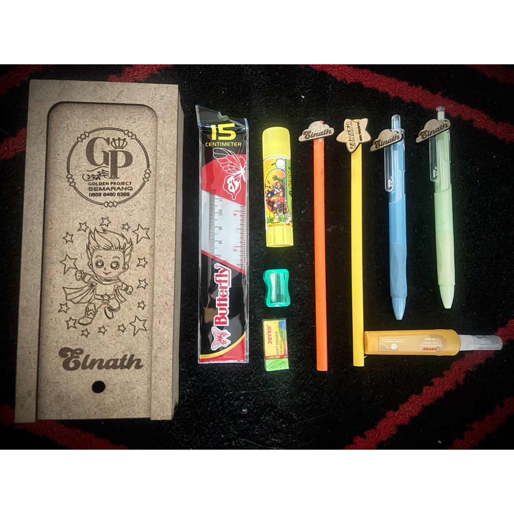 

PENCIL CASE SET KAYU CUSTOM NAMA - LENGKAP ISI ALAT TULIS ANAK