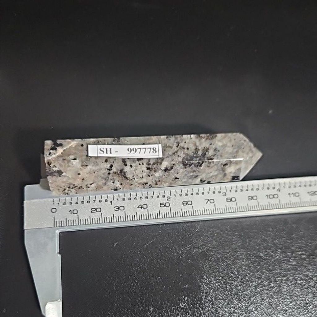 YOOPERLITE  UV REACTIVE TOWER BATU ASLI