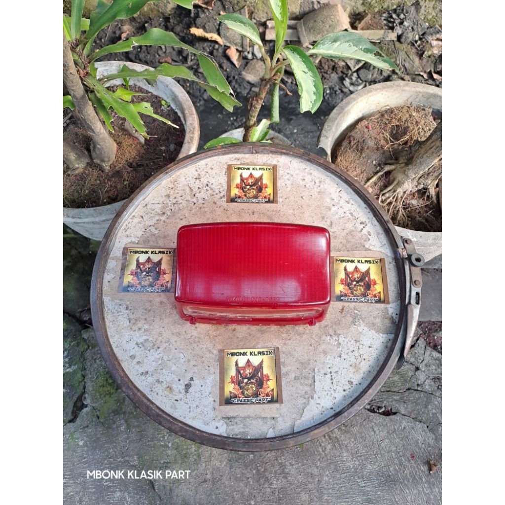 mika stoplamp cb 400 ORIGINAL mika stoplamp honda cb400 mika lampu belakang cb 400 cb400 mika lampu 