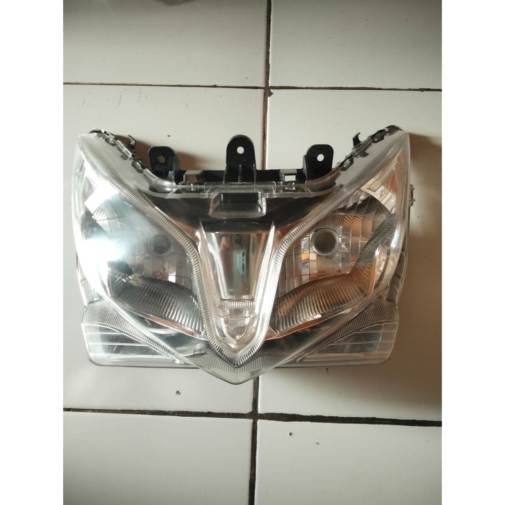 reflektor depan vario 125 fi