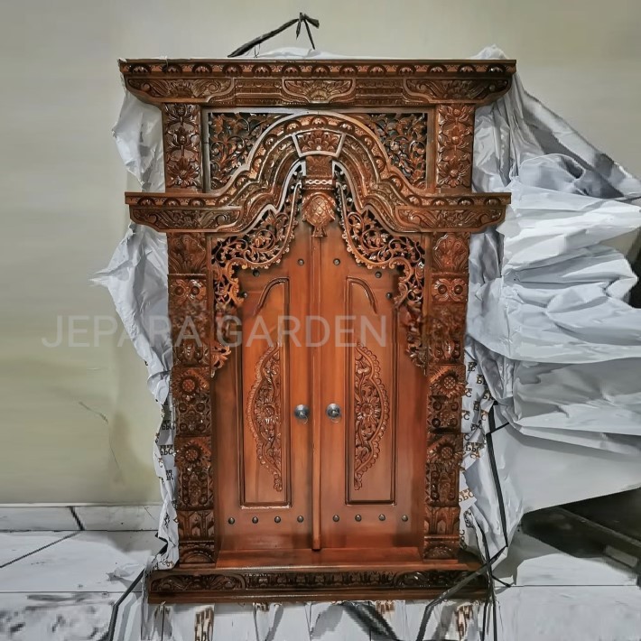 Jendela Gebyok Kayu Jati Ukir Finishing Kaca Jepara Murah