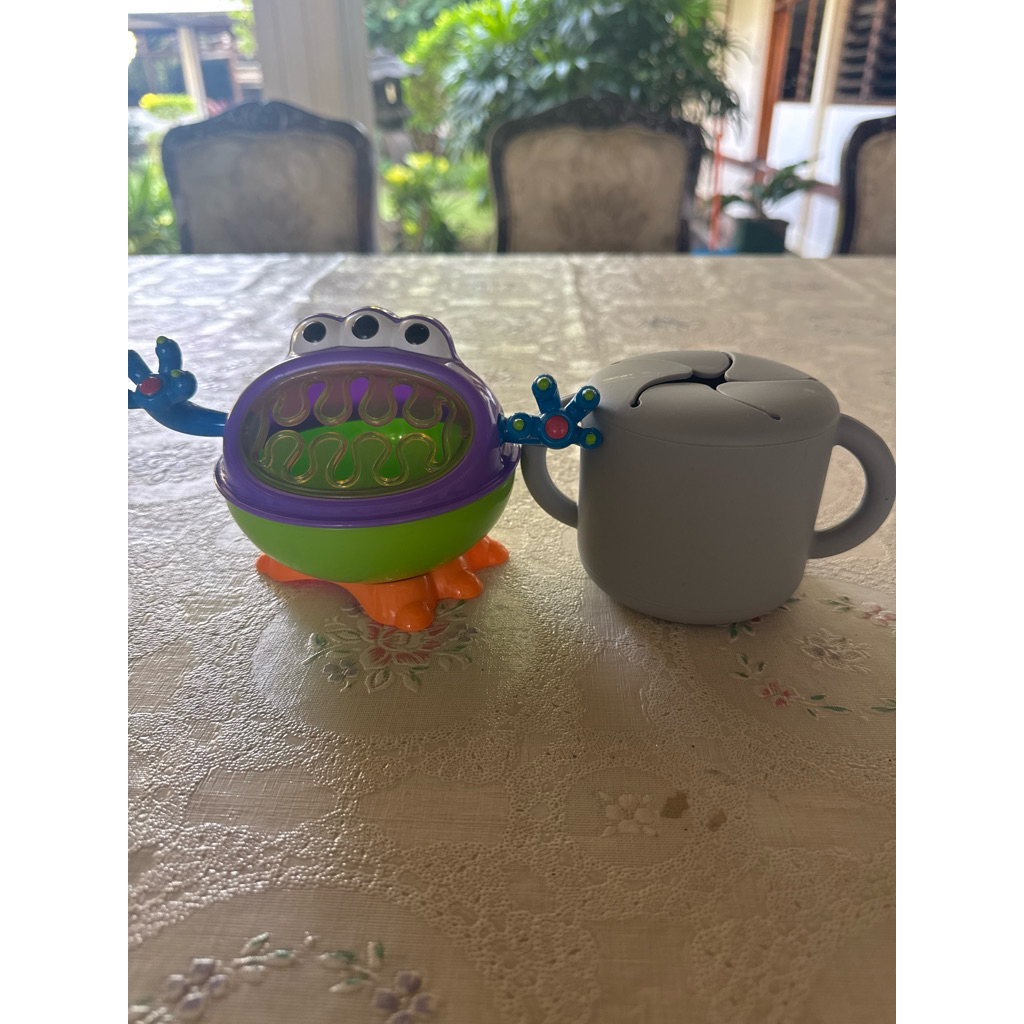 Nuby Mushie snack cup - preloved