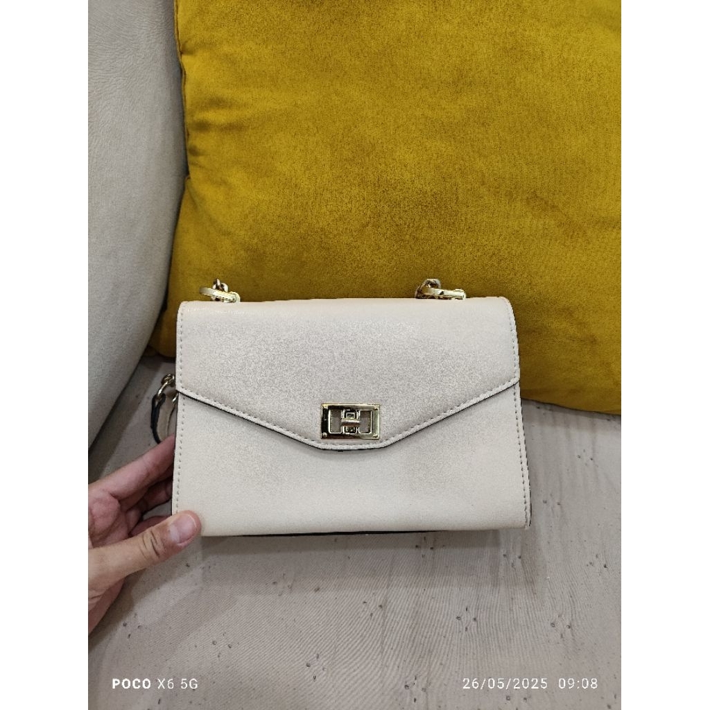 Preloved Sling Bag HANA