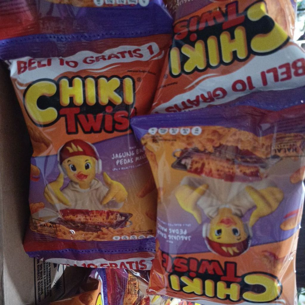 

CHIKI Twist jagung bakar pedas isi 5 bks Halal