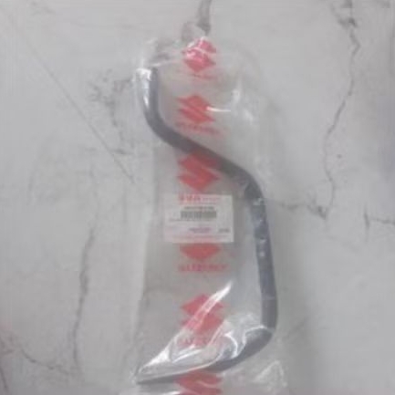 selang bensin pipa injektor mobil Suzuki
Ertiga 15815-77M10-000