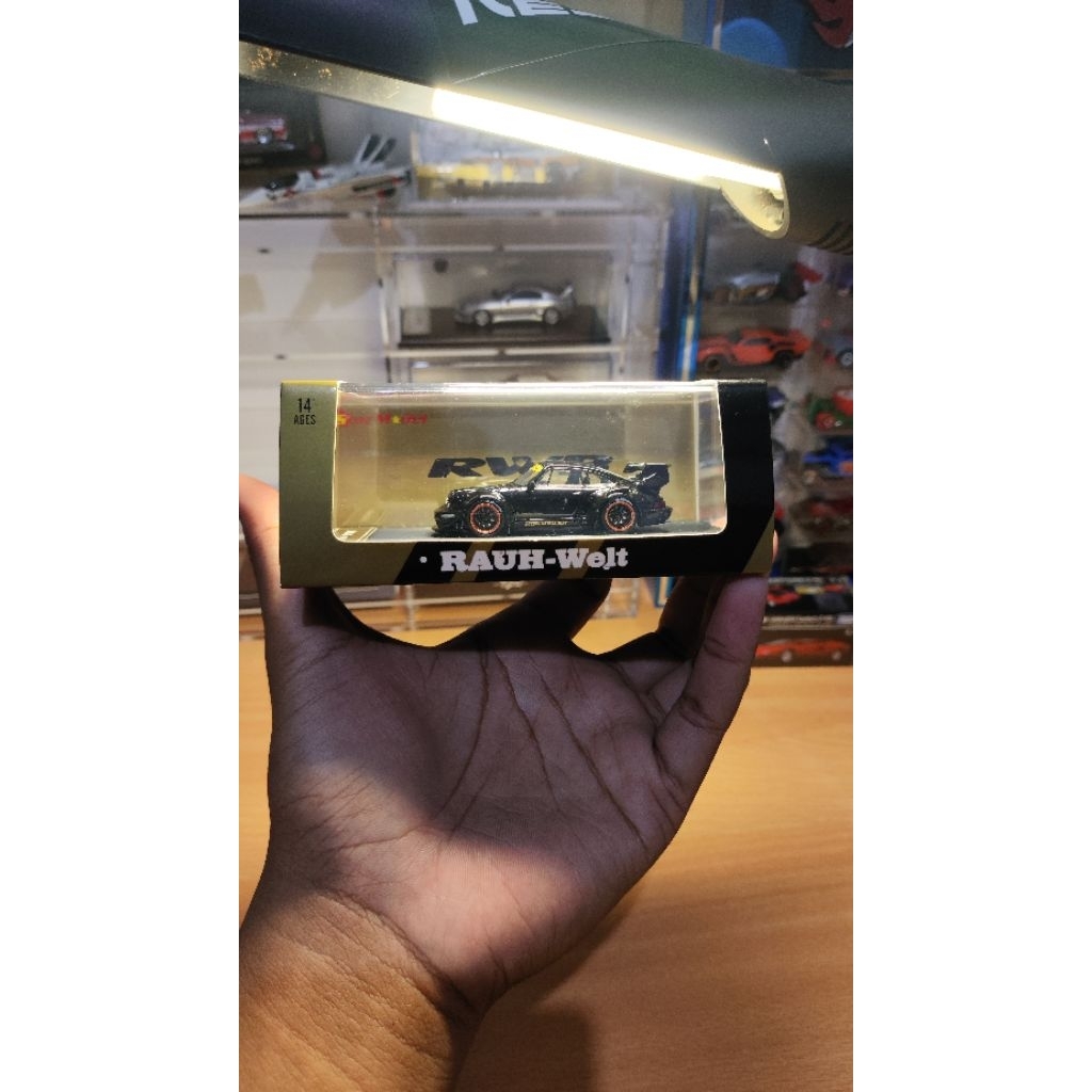 Star Model RWB Rauh Welt Degriff Rockweiler glossy Black unsealed