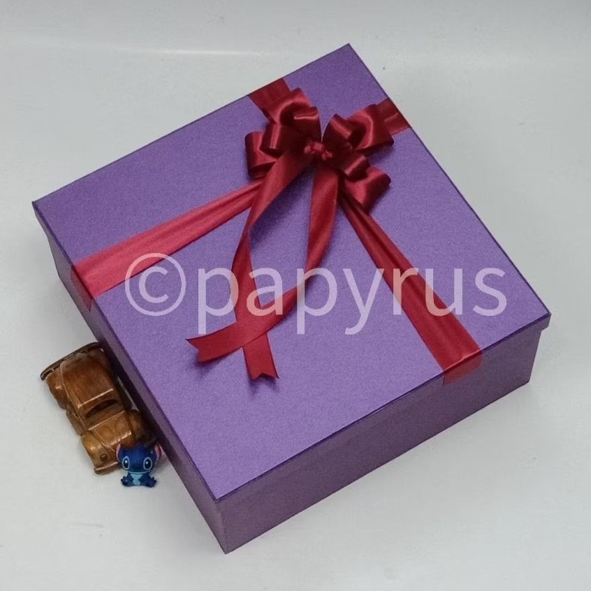

PAPYRUS 35x35 Tinggi 15cm Kotak Kado Gift Box V2