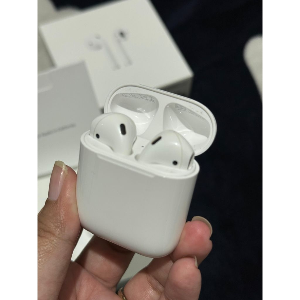 AirPods Gen 2 second
