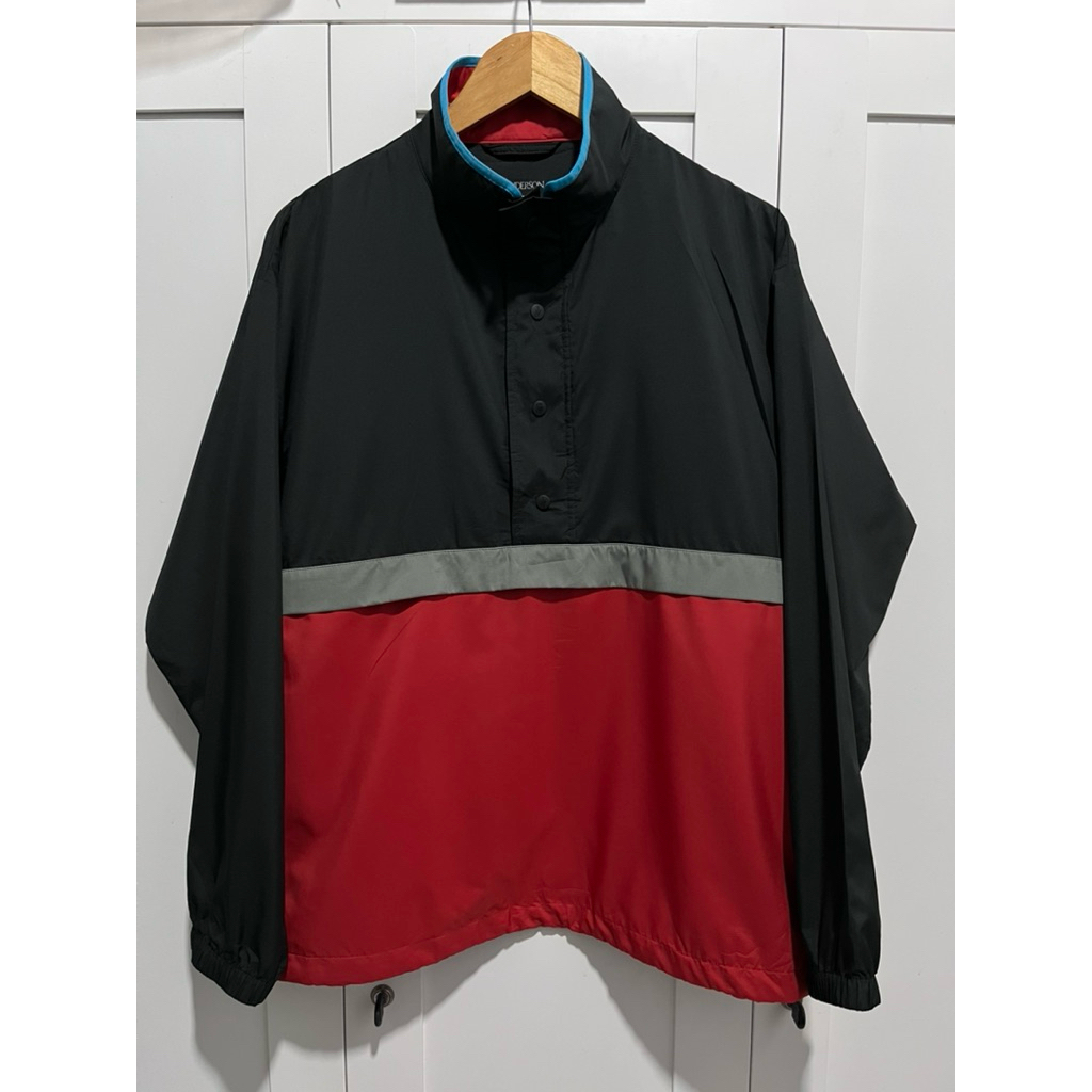 Jaket Uniqlo Running X JW Anderson