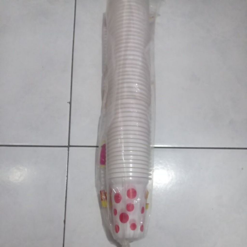 Gelas es plastik