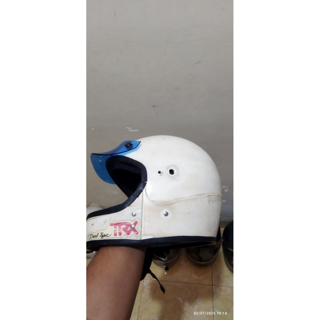 helm TRX jadul custom pet topi