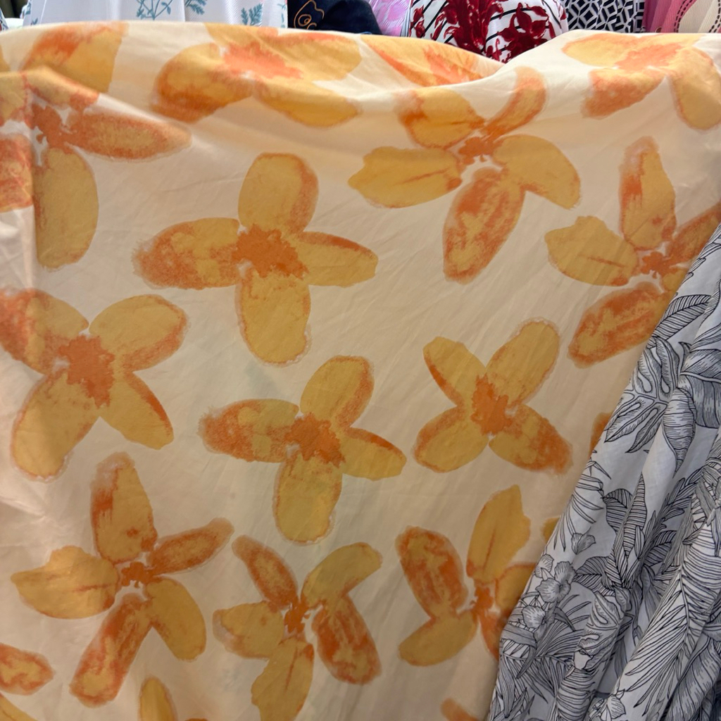 Kain Katun Poplin Motif Bunga besar – Bahan Adem & Tidak Menerawang