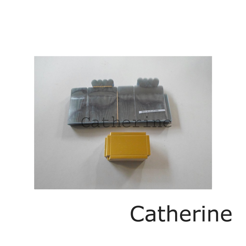 

Kotak Mika 9.5X4X8 Alas Emas