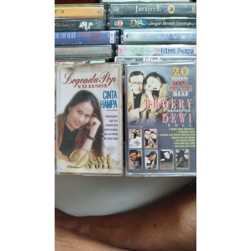 Kaset Dewi Yull dan Broery Marantika