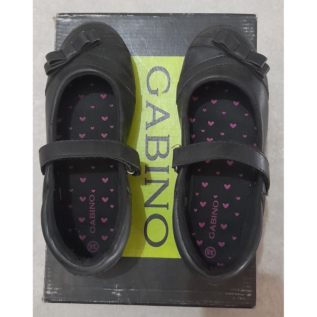 sepatu hitam anak perempuan preloved/sepatu sekolah anak perempuan preloved/sepatu sekolah