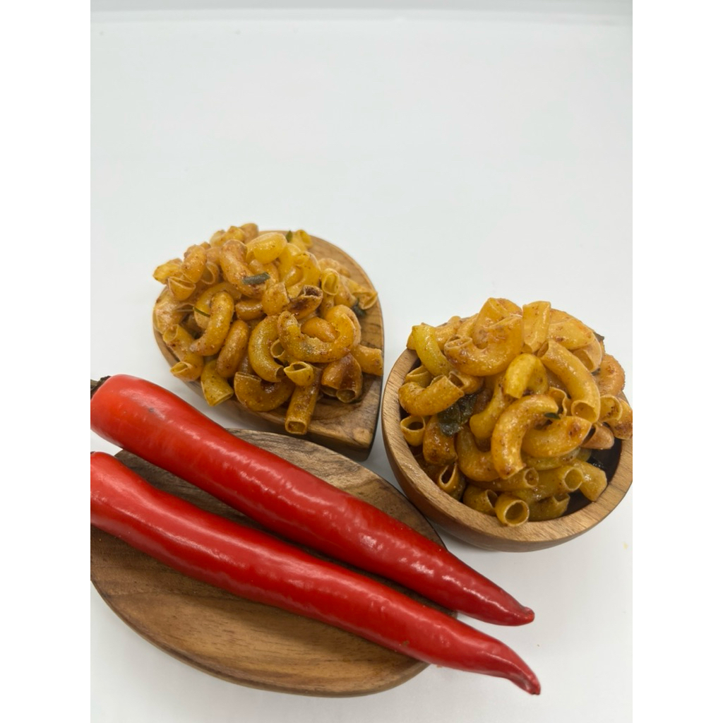 

Makaroni Bantat Pedas Daun Jeruk – Macaroni Kering Jajanan Pedas, Makaroni Pedas Bumbu Melimpah Bikin Nagih!