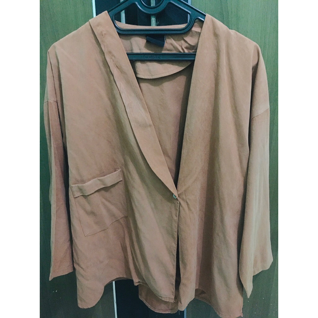 Outer Wanita This is April Preloved