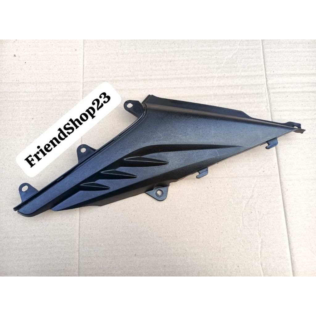 sambungan tutup aki kiri Megapro monoshock karbu bekas original