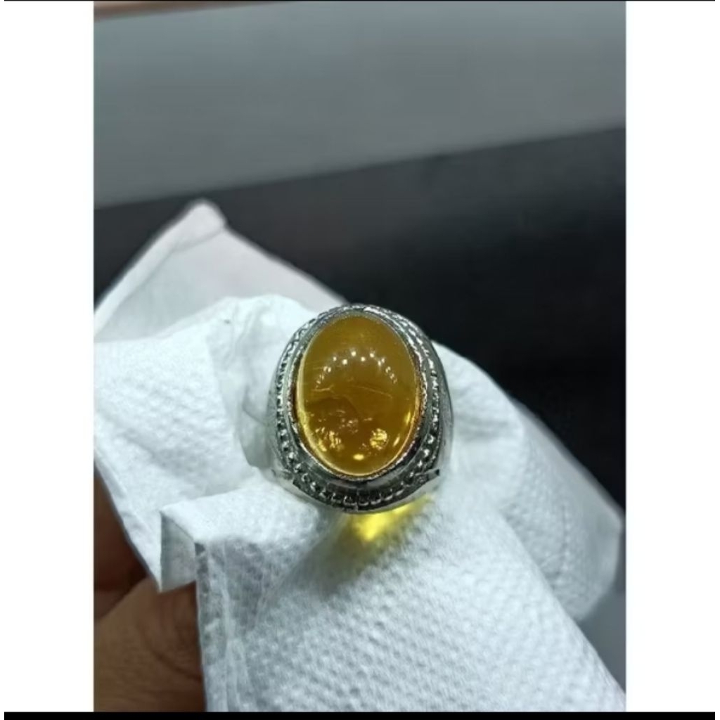cincin batu kecubung kuning