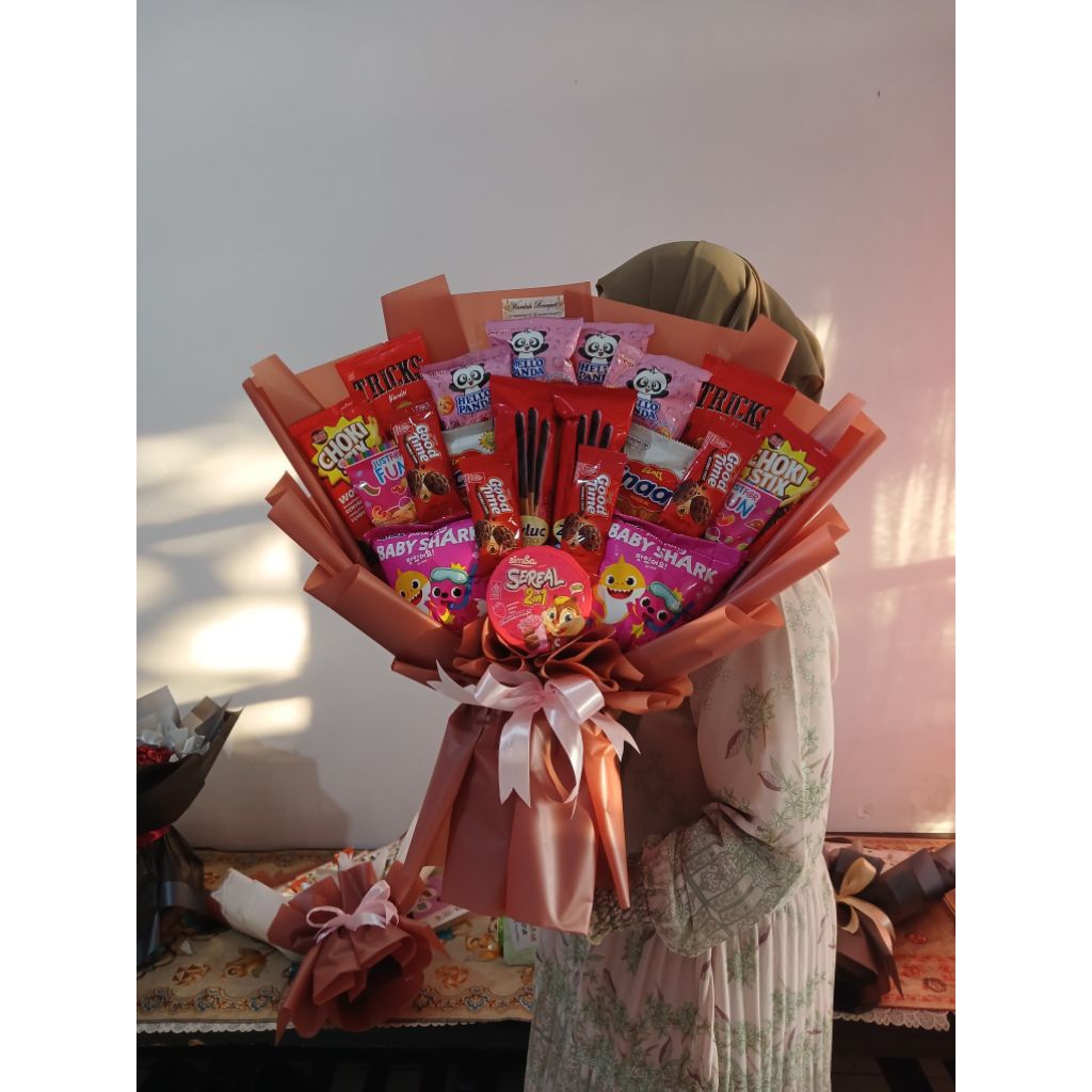 

Buket Snack ~ Buket snack pink ~ Buket premium