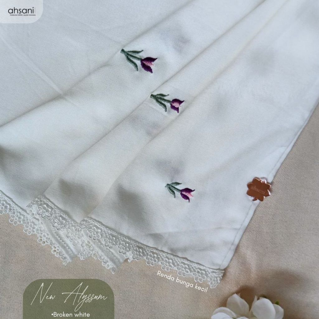 Mukena Alyssum 02 / Mukena Ahsani Mukena Bordir Mukena Hantaran Mukena Bordir Manual Mukena Rayon