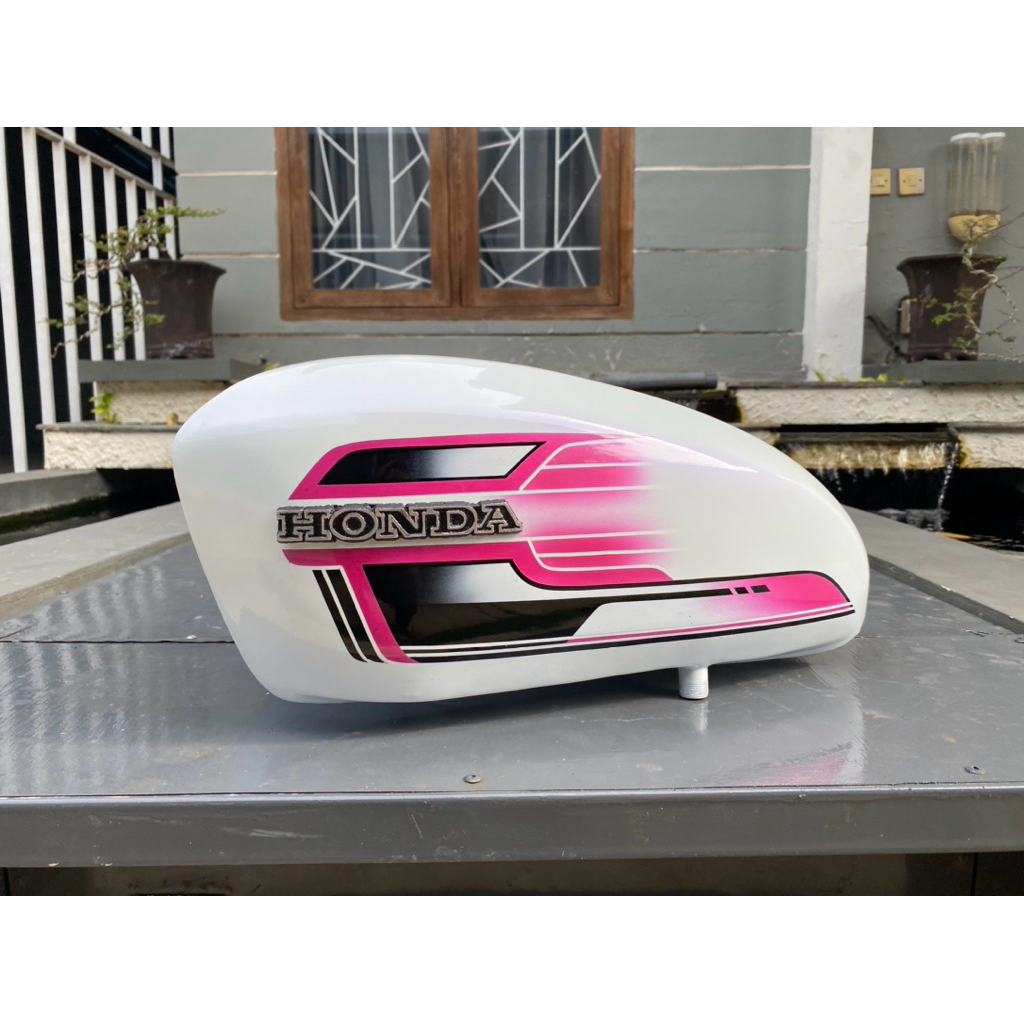 TANGKI GALVANIS CB 125 CAT PUTIH LEMBAYUNG TENGKI CB125 GALVANIS CAT PUTIH-PINK LEMBAYUNG