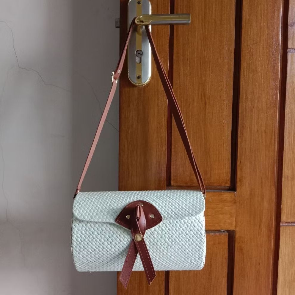 TAS SELEMPANG PANDAN / TAS SELEMPANG ANYAMAN PANDAN / TAS PANDAN / TAS ANYAMAN PANDAN / TAS SELEMPAN