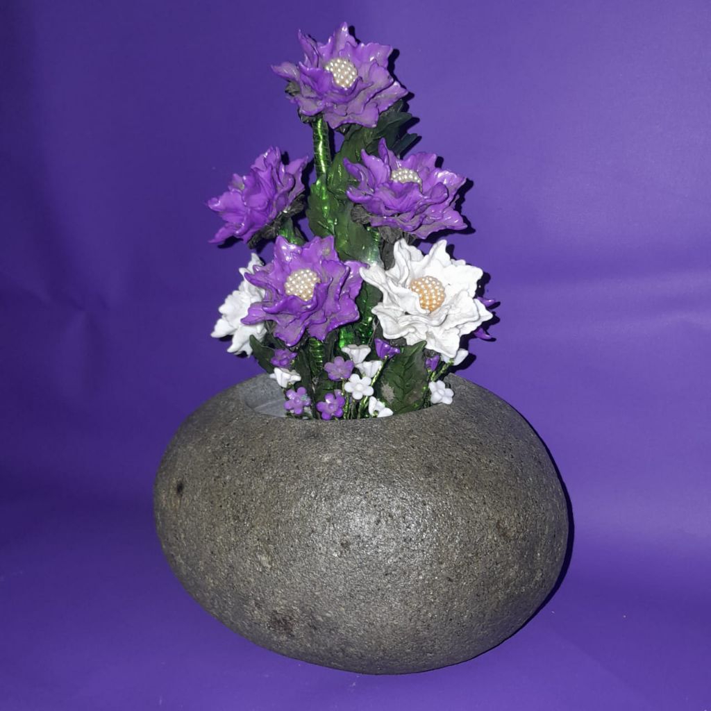 Pot bunga batu alam/vas bunga batu kali/river stone