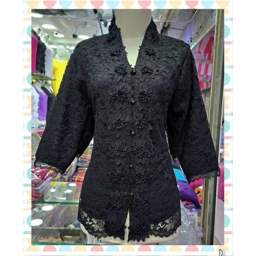 Kebaya Hitam Bahan Brokat