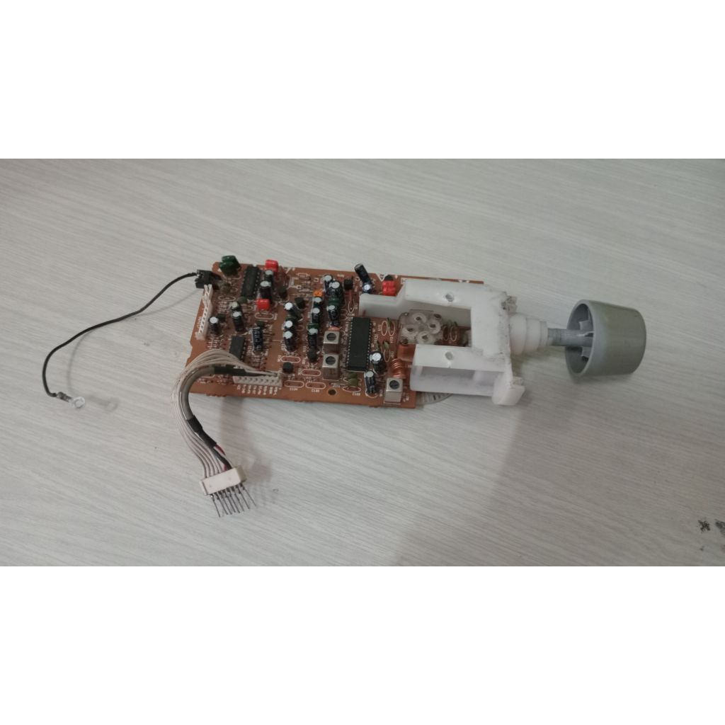 Tunner radio AM/FM polytron bekas