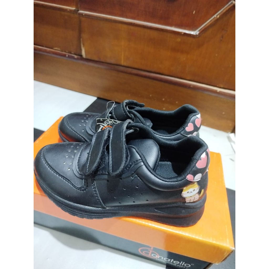 Sepatu anak perempuan donatello