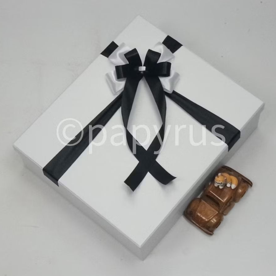 

PAPYRUS 30x35 Tinggi 10cm Kotak Kado Gift Box V2