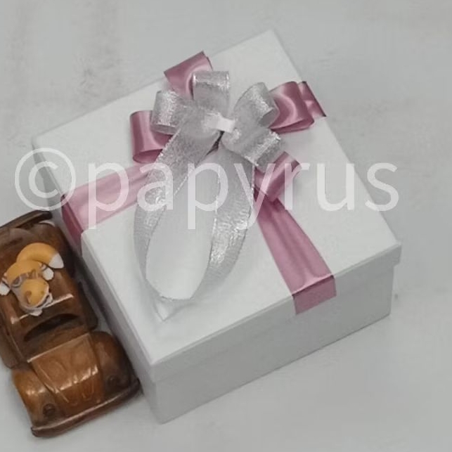 

PAPYRUS 15x15 Tinggi 10cm Kotak Kado Gift Box V2