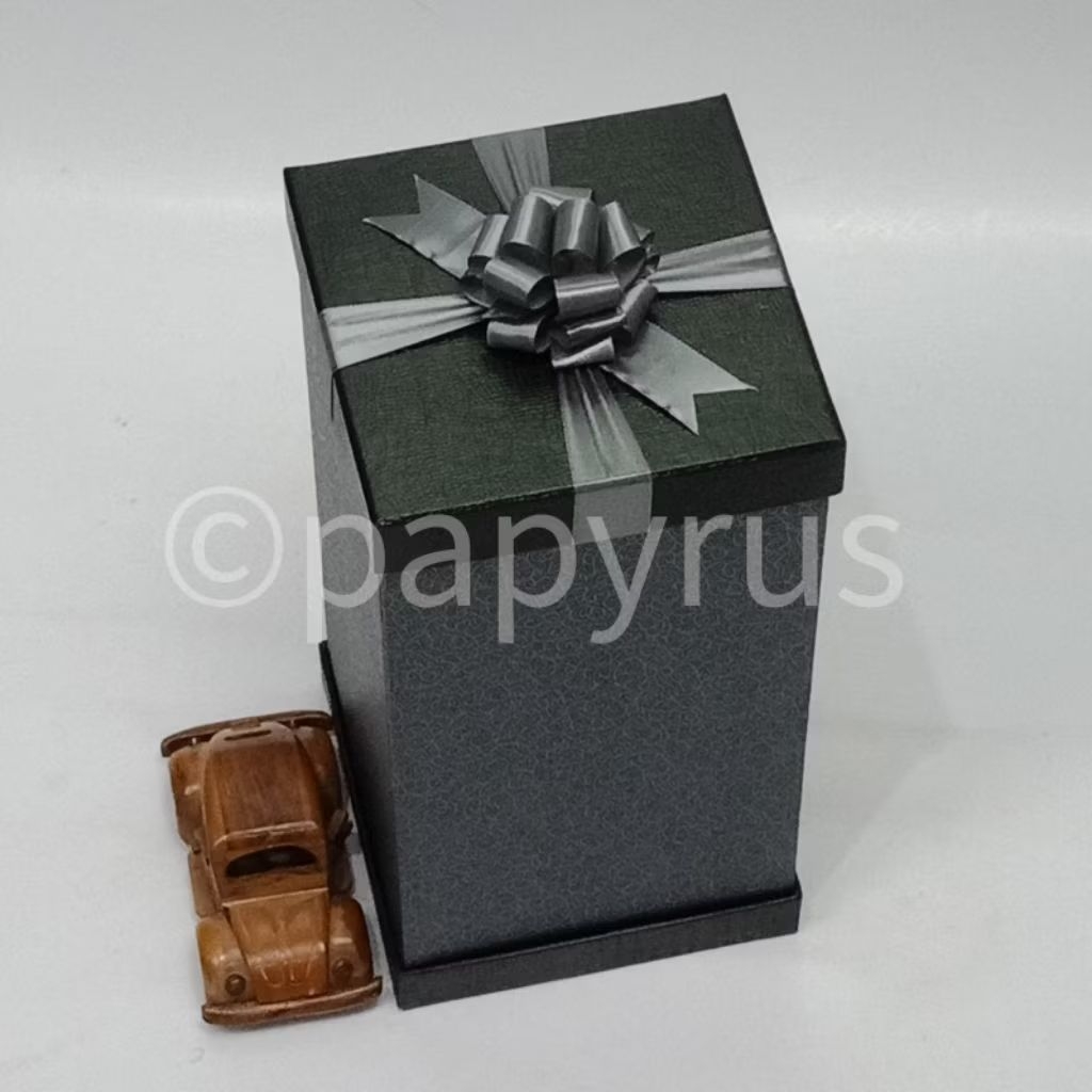 

PAPYRUS Sandwich 15x15 Tinggi 30cm Kotak Kado Gift Box V1