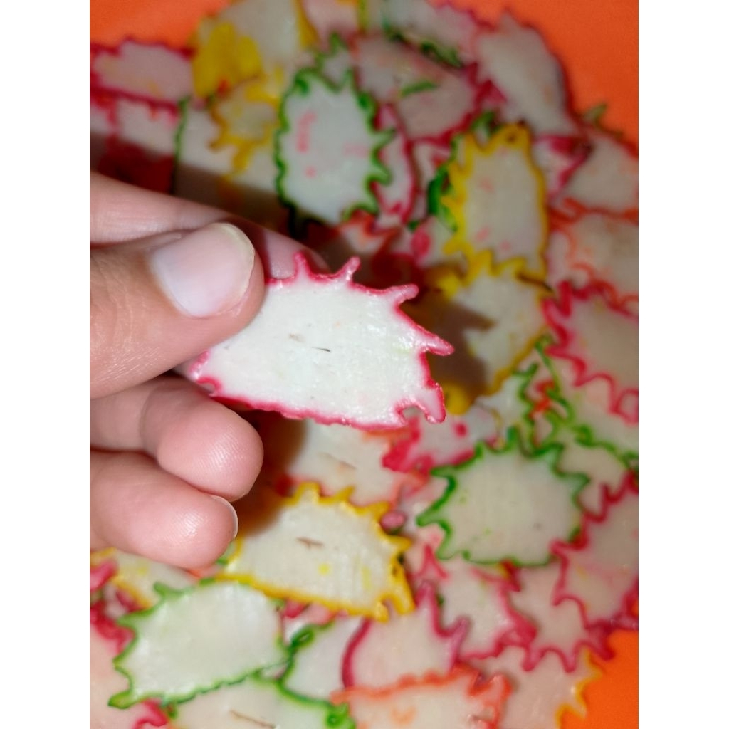 

KERUPUK MENTAH, KERUPUK TERSANJUNG, KERUPUK SEBLAK