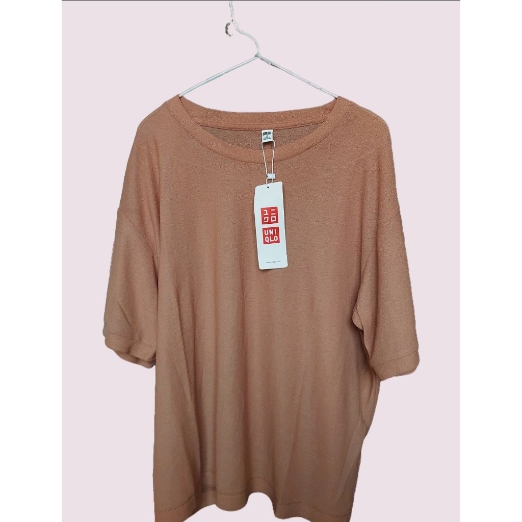 kaos wanita oversize original uniqlo