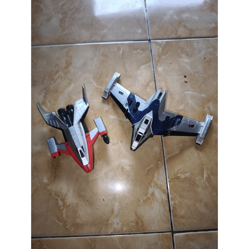 DX PESAWAT ULTRAMAN DYNA