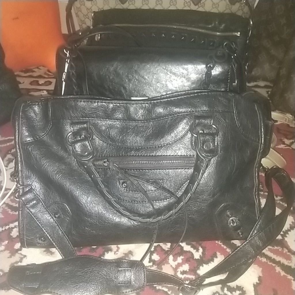 Tas preloved ala balen sling n handbag kulit sapiano pecah seribu