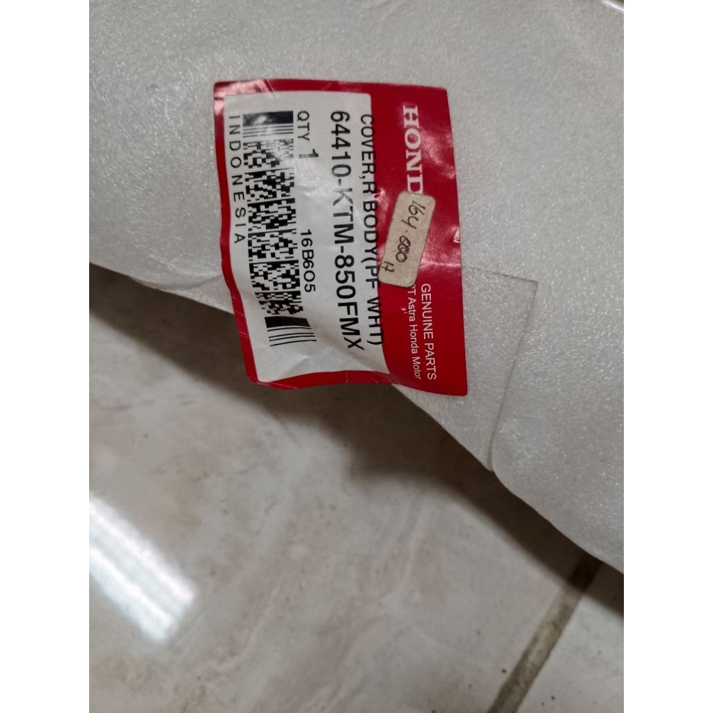 64410-KTM-850FMX Cover Body Kanan (Putih) (Cover R Body PF WHT Supra X 125 64410KTM850FMX