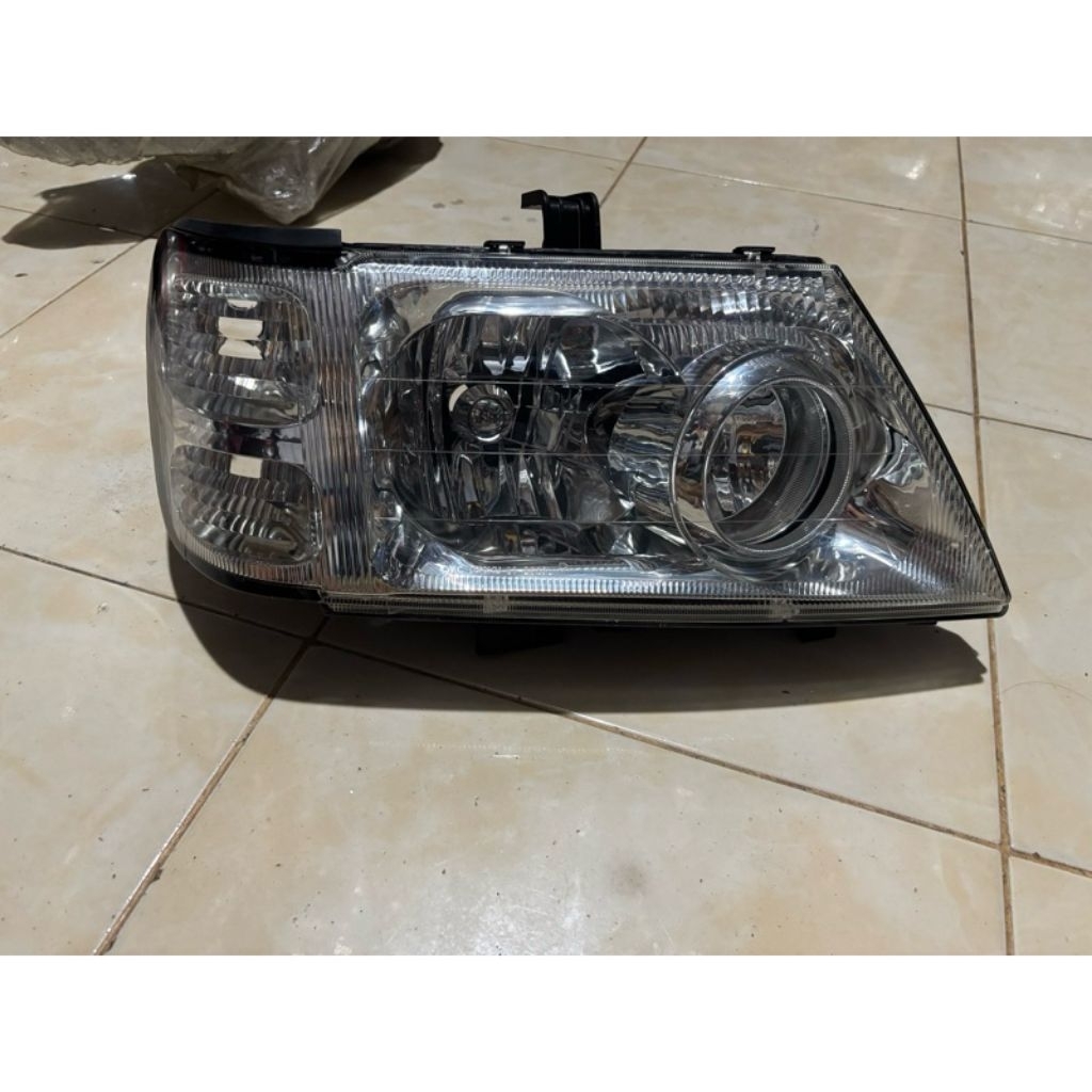 Headlamp Mitsubishi Kuda Grandia Kanan Original