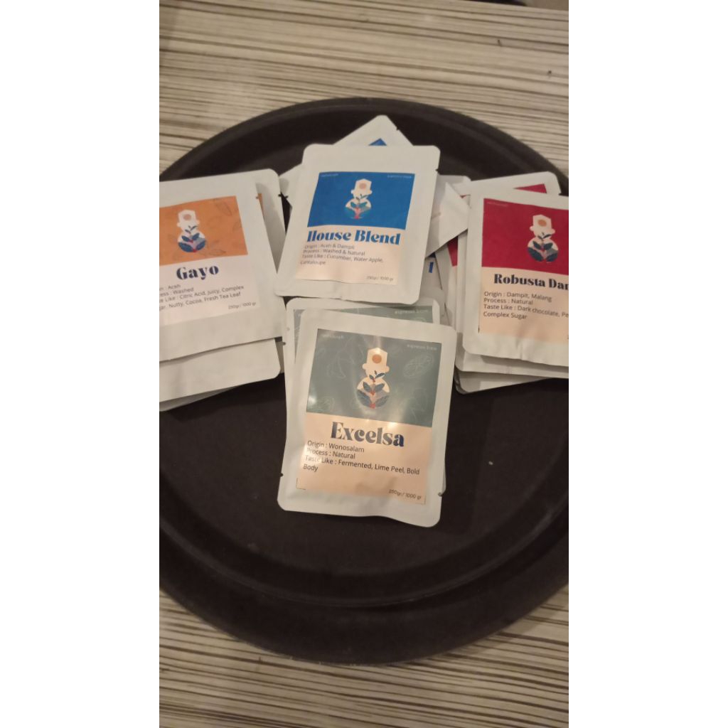 

DRIP BAG COFFEE Arabika Robusta Houseblend Exelsa Non Label