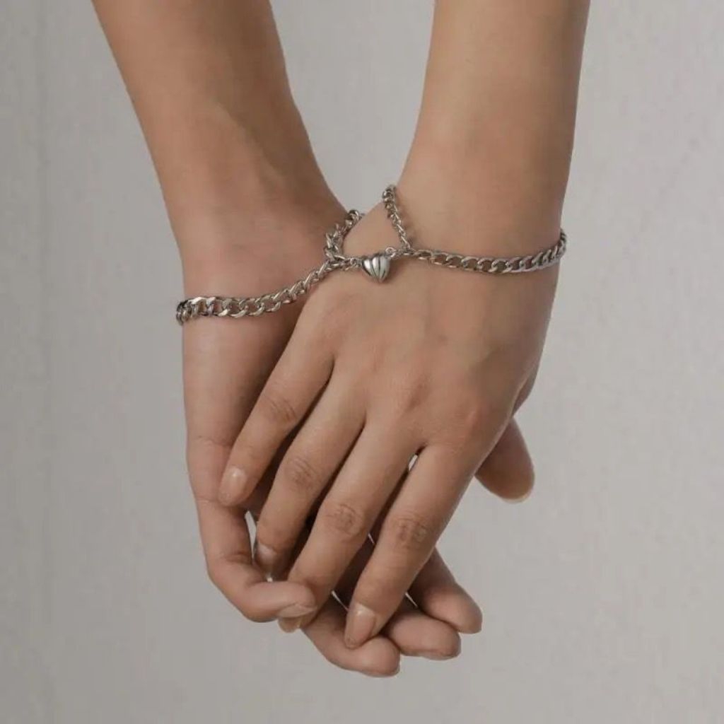 Gelang Rantai Titanium Couple Pria Dan Wanita Liontin Magnet Love Kekinian Anti Karat Terlaris