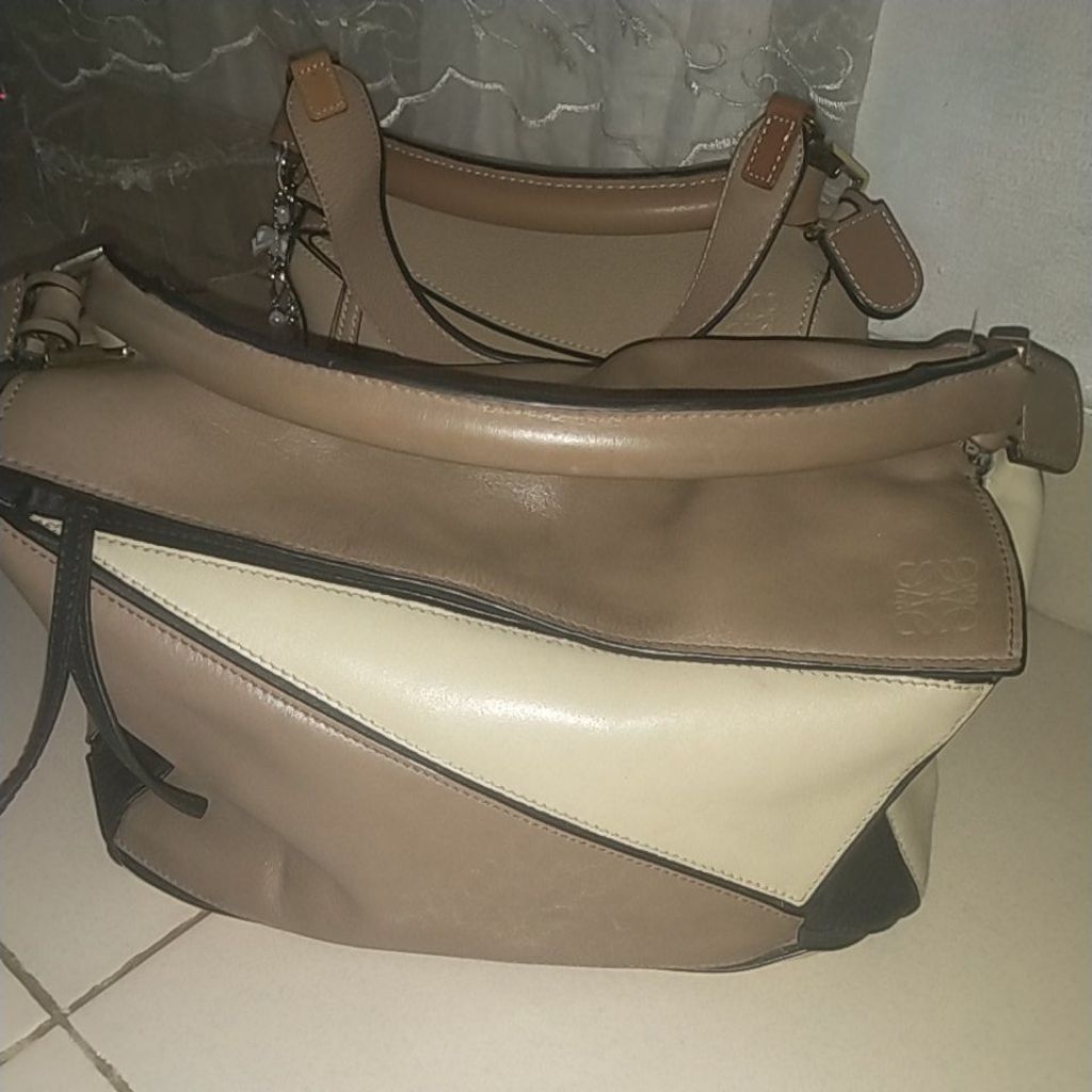 Tas preloved loewe sling n handbags