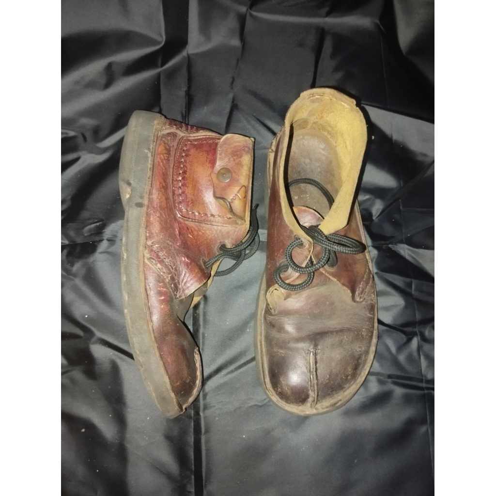 sepatu boots cllarks vintage second kulit asli