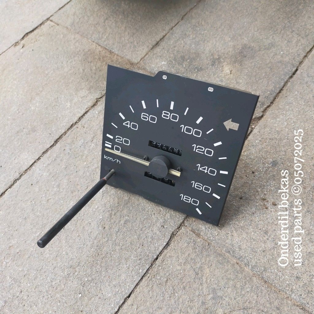speedometer Toyota Corolla GL AE80
